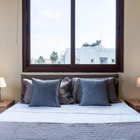 Modern 2-bedroom With Balcony & Wifi *