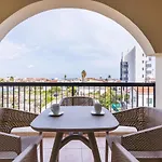 Modern 2-bedroom With Balcony & Wifi Apartment