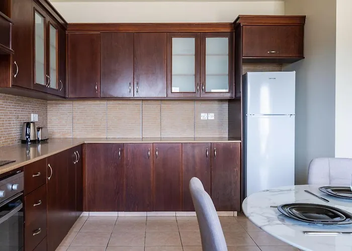 Modern 2-bedroom With Balcony & Wifi *